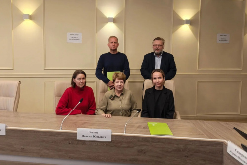 Безопасность, здоровье, общение в семье обсудили на вебинаре Областного родительского собрания