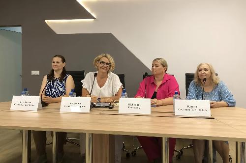 Транспортную культуру, конкурсы и правила в семье обсудили на вебинаре Областного родительского собрания